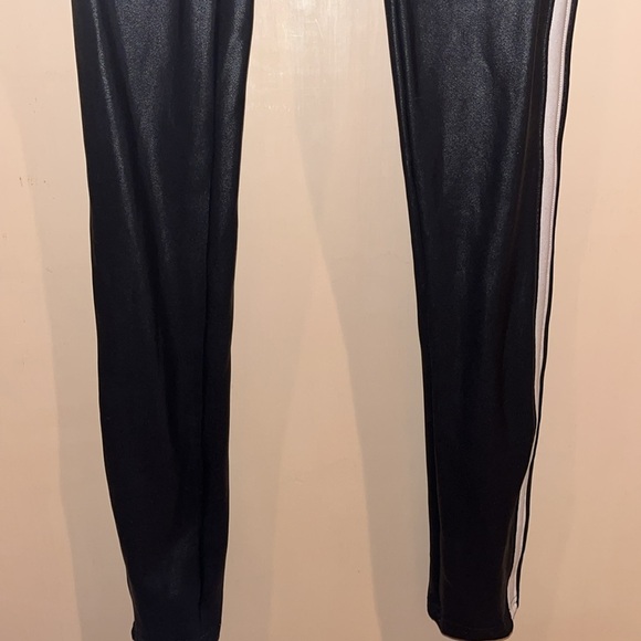 Spanx size XS / tp faux leather with white stripe leggings - Picture 4 of 11